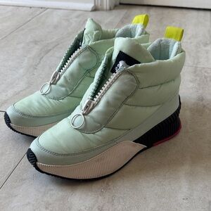 Sorel Women’s Out N About III Puffy Zip Boot